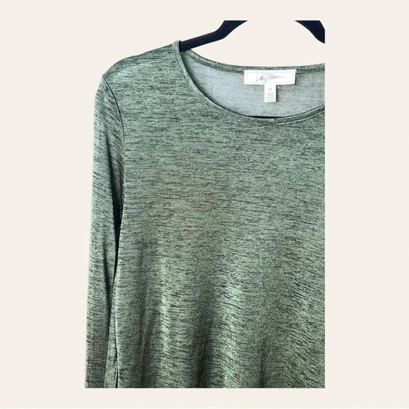 0225. LIBBY EDELMAN SHEER LONG SLEEVES TOP HUNTER GREEN IN COLOR SIZE MEDIUM‎ - Picture 2 of 8